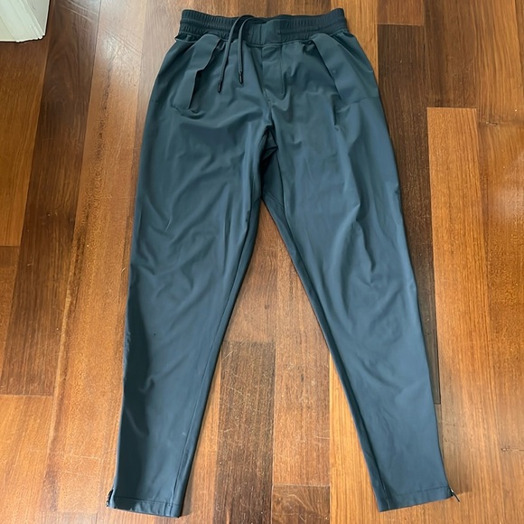 Mens Lululemon Joggers Pants Elastic Waist w/Drawstring Size Medium in Dark Grey - Picture 1 of 7